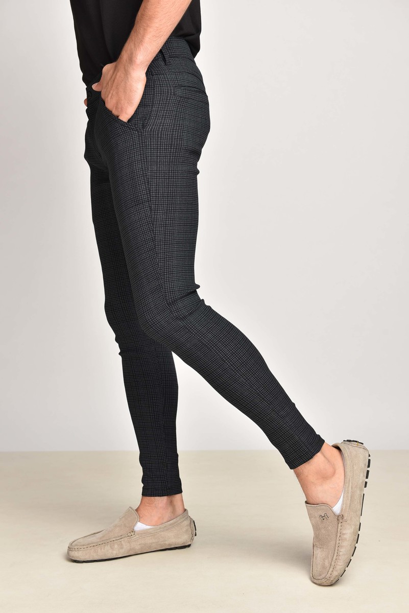 מכנס אלגנט שחור עם פסים קטנים לבנים