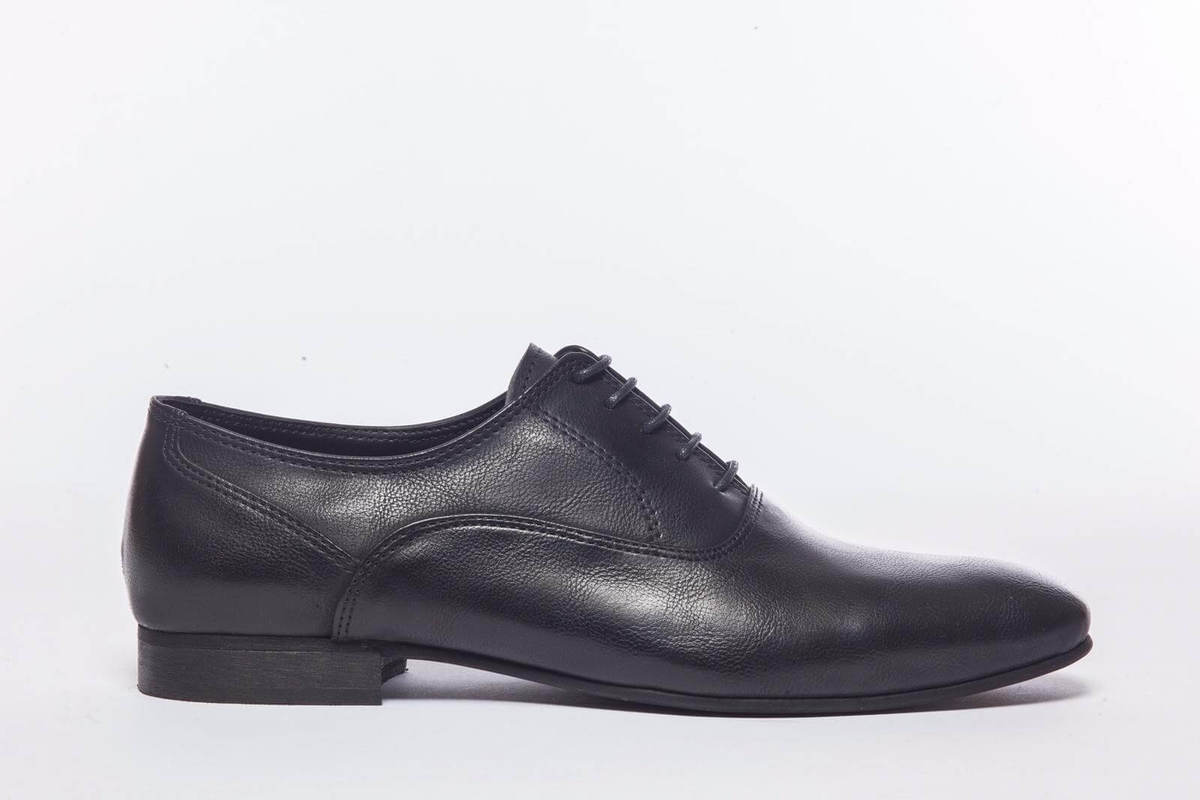 נעלי אלגנט שחורות עשויות מעור איכותי