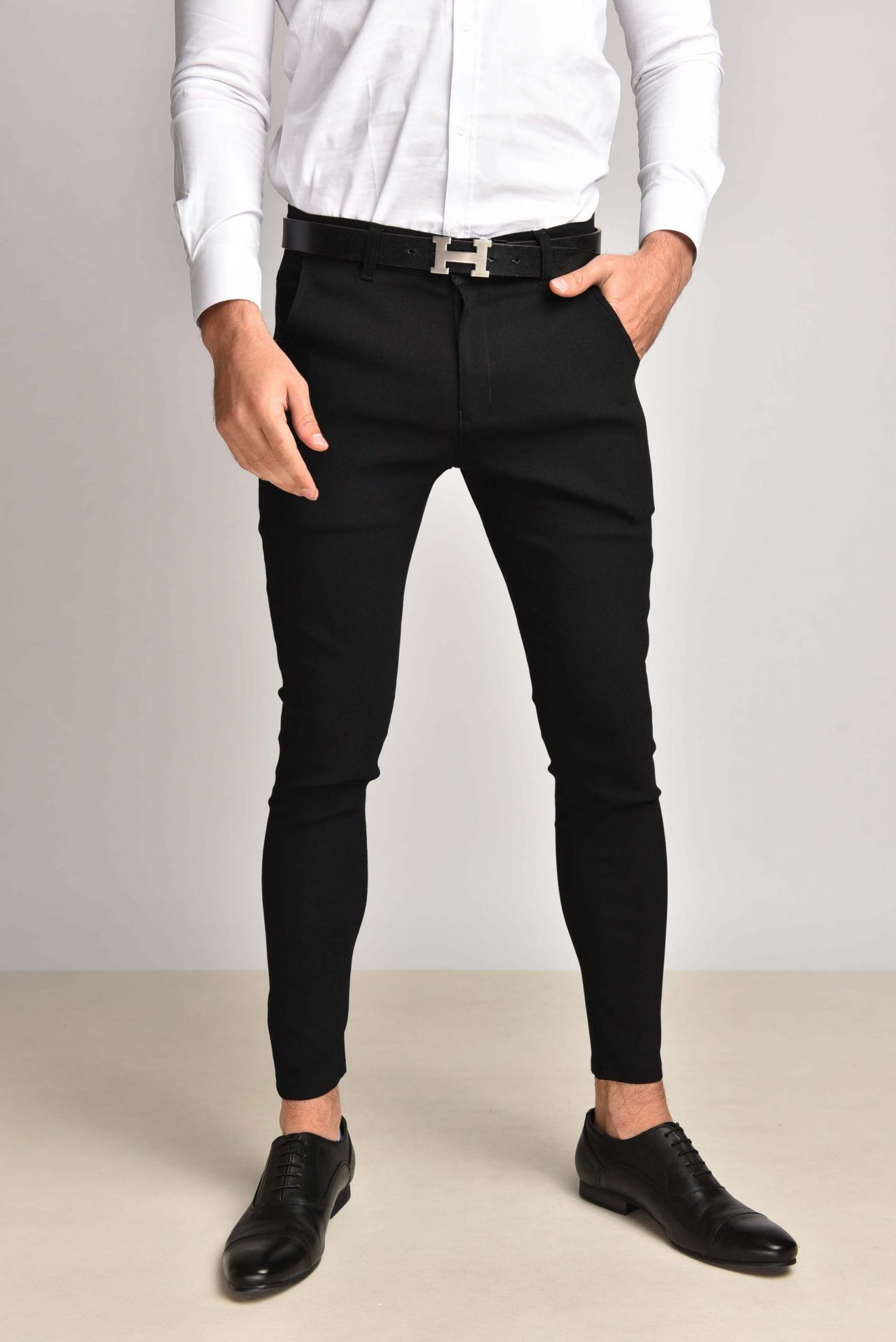 מכנס שחור אלגנטי עם חגורה שחורה